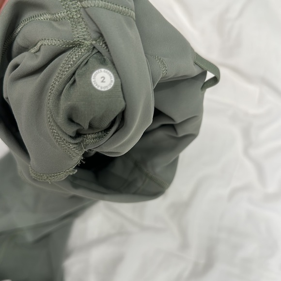 Lululemon Wunder Under 25” Leggings - Picture 3 of 4